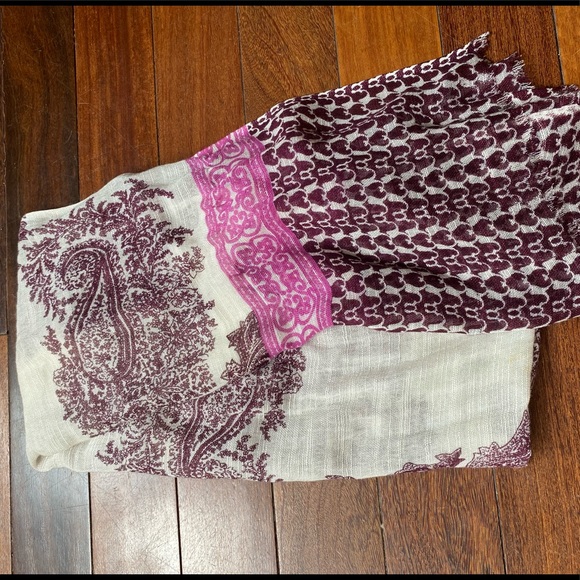 Scarf - Picture 6 of 7